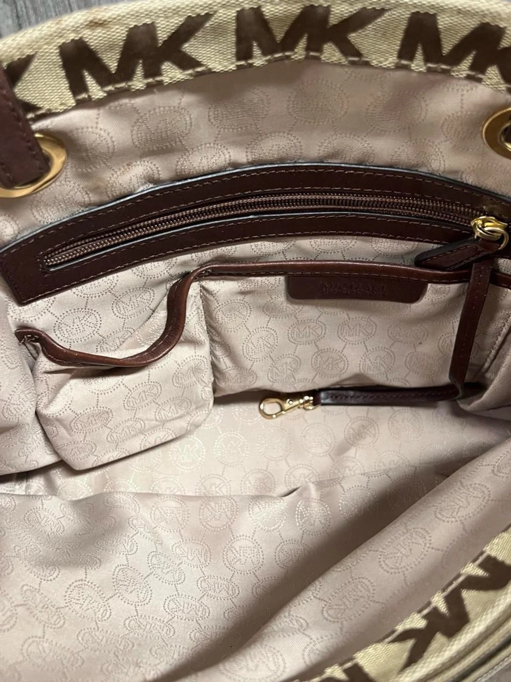 Michael Kors Jet Set signature canvas tote bag